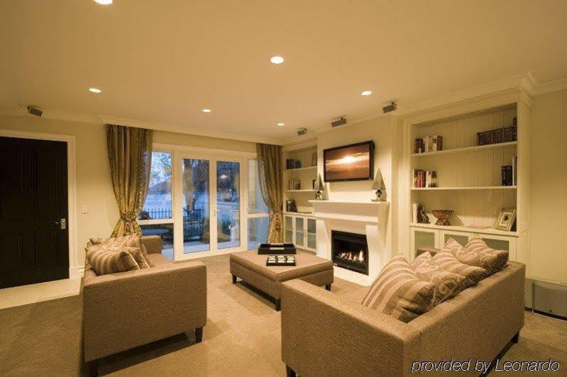 Esplanade Queenstown By Staysouth Exterior photo
